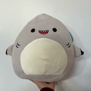 Gordon the Shark - Squishmallow - BNWT